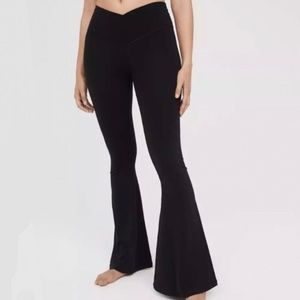 Aerie OFFLINE Real Me High Rise Crossover Flare Leggings Black Size M